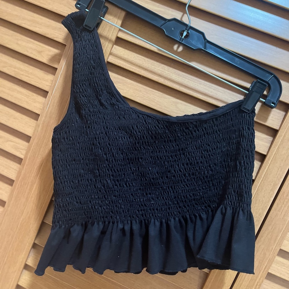 One shoulder top